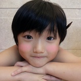 讨厌吃葱的小女孩