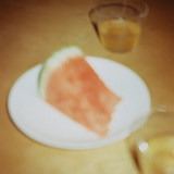 于由